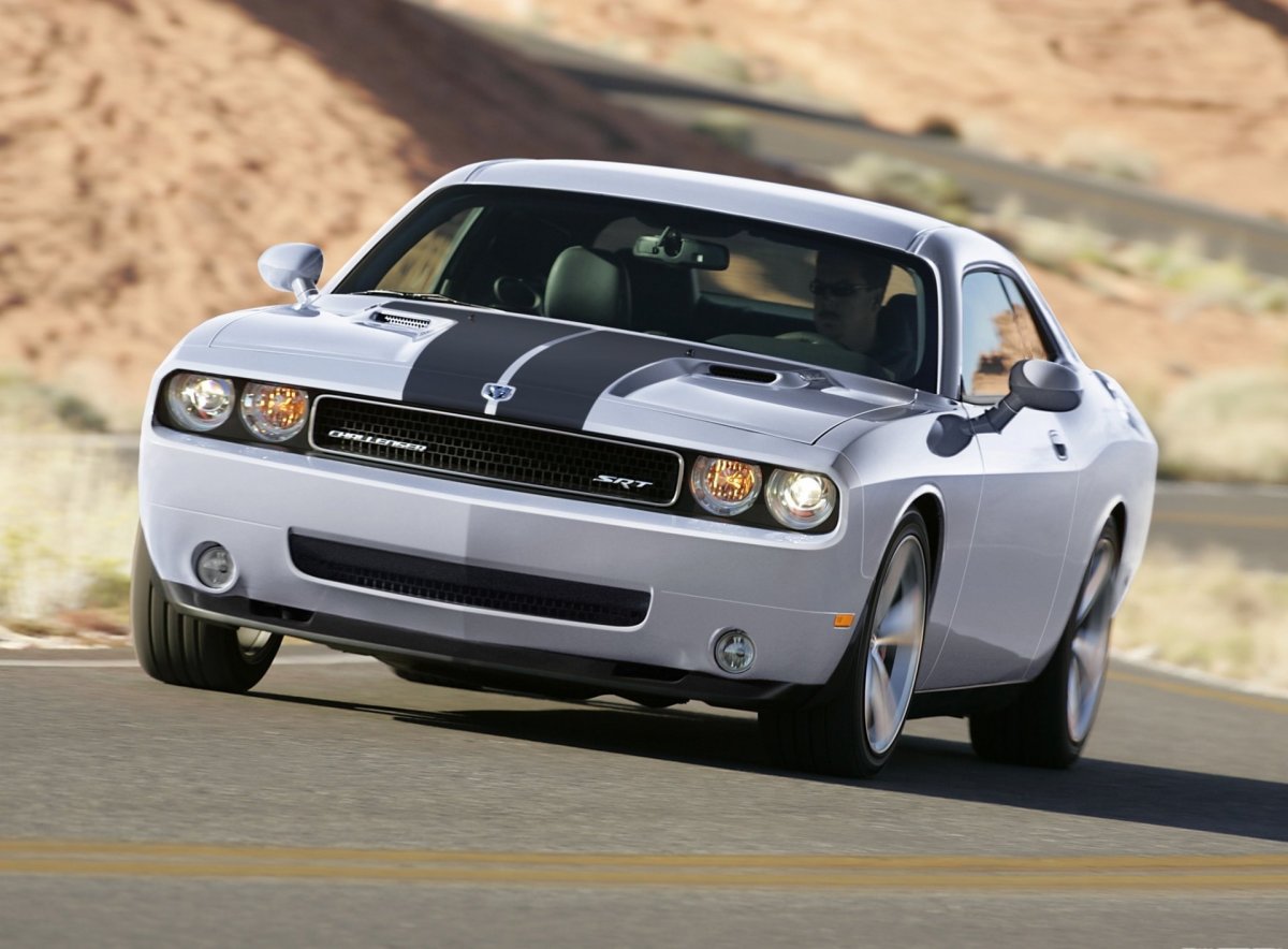 Dodge Challenger srt 2009