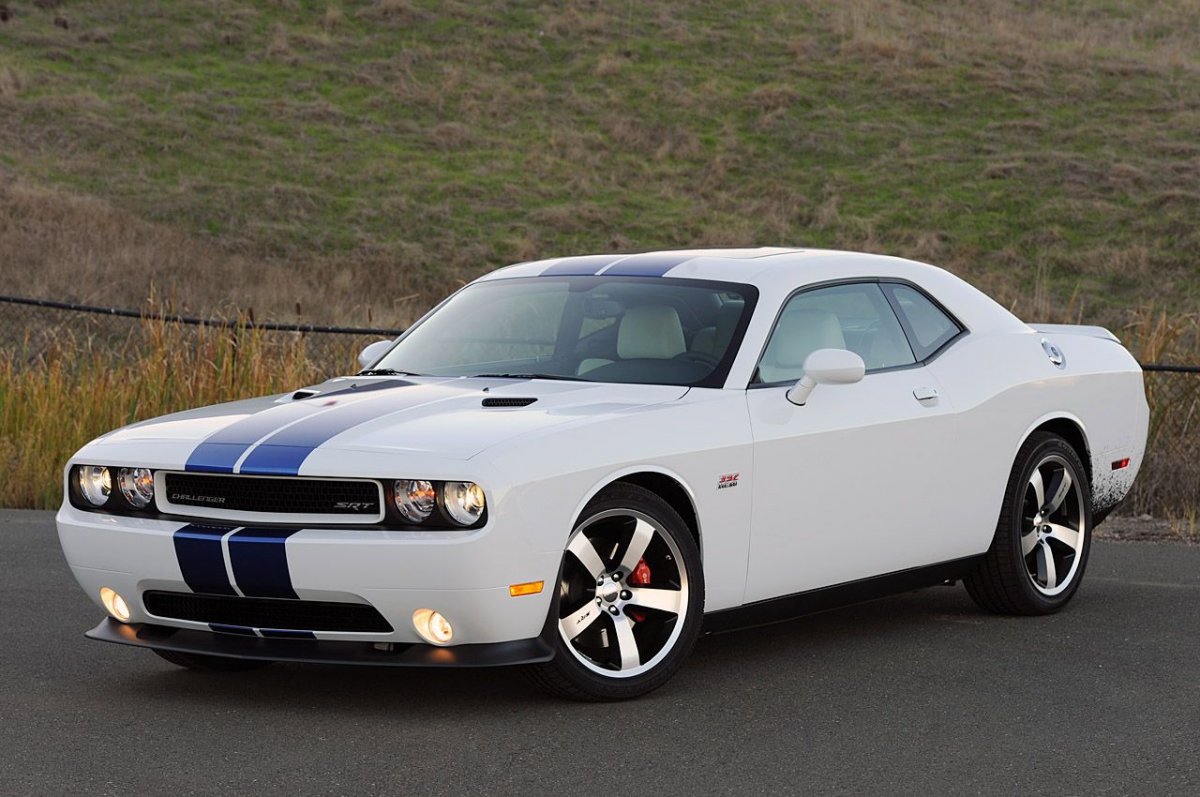 Dodge Challenger srt8