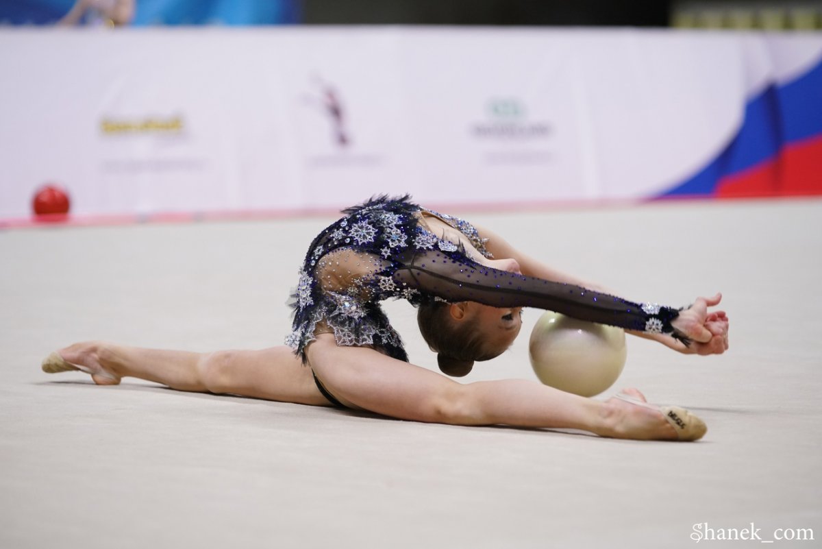 Анна Попова художественная гимнастика 2020