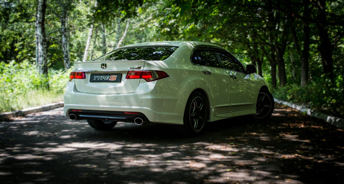 Honda Accord Type-s in Forrest