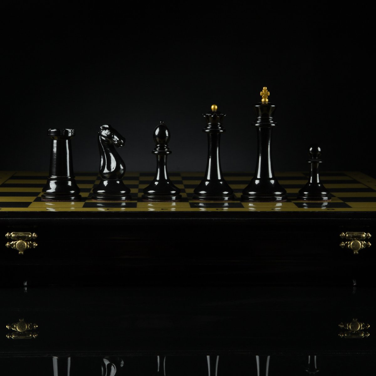 Абстрактные шахматные фигуры
