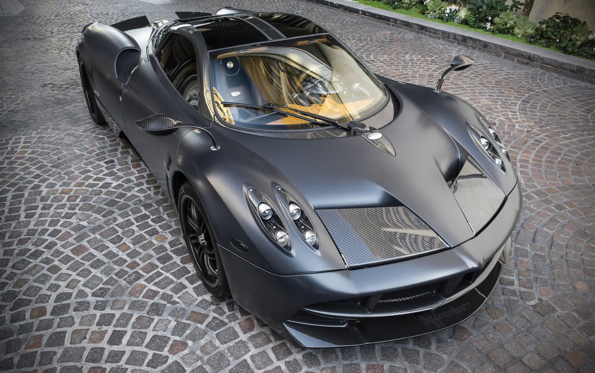 Pagani Huayra оранжевая