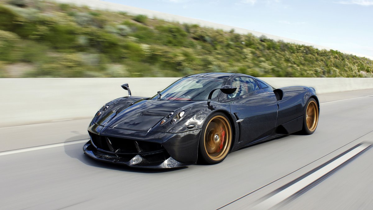 Pagani Huayra серая