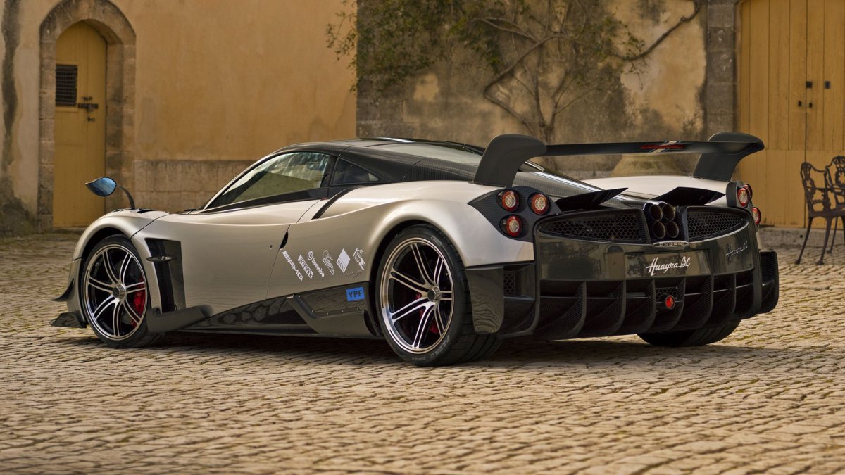 Pagani Huayra салон