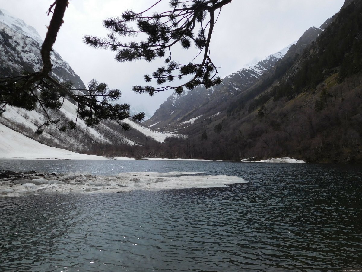 Домбай Бадукское озеро зимой