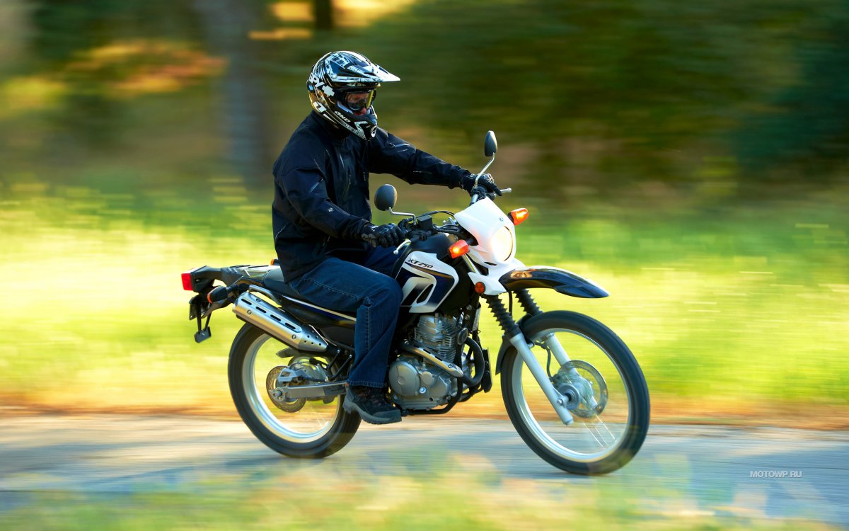 Мотоцикл Yamaha xt250