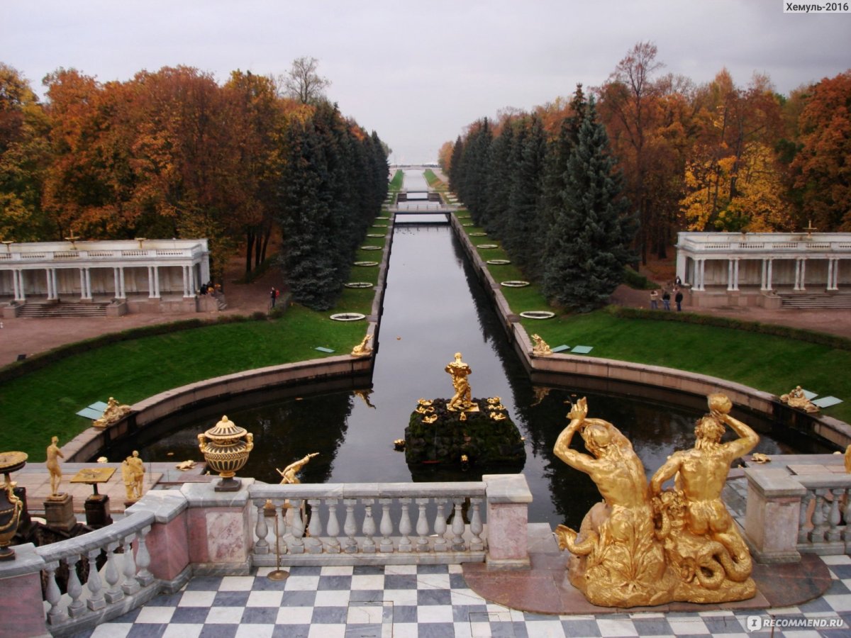 Большой Императорский дворец в Петергофе