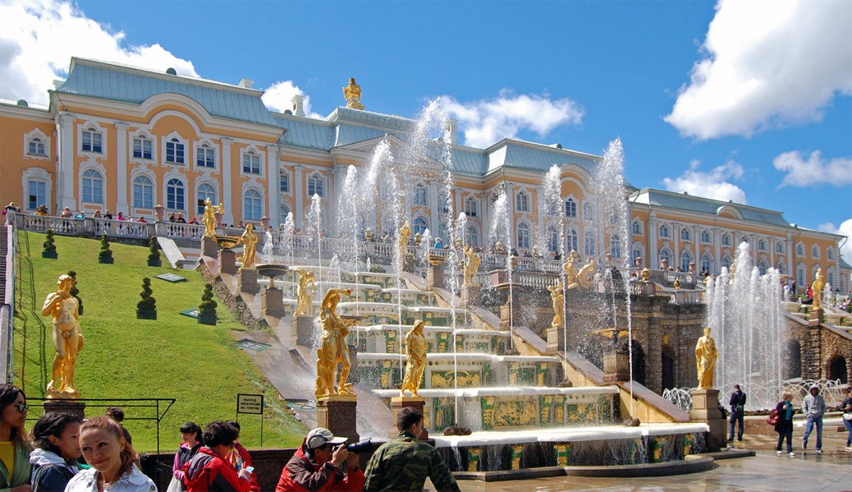 Достопримечательности Санкт-Петербурга большой Петергофский дворец