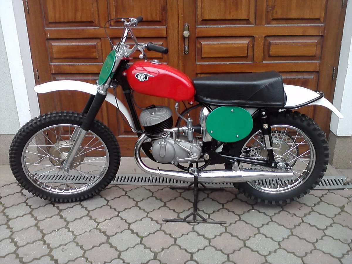 Мотоцикл МЦ 250 1985 эндуро