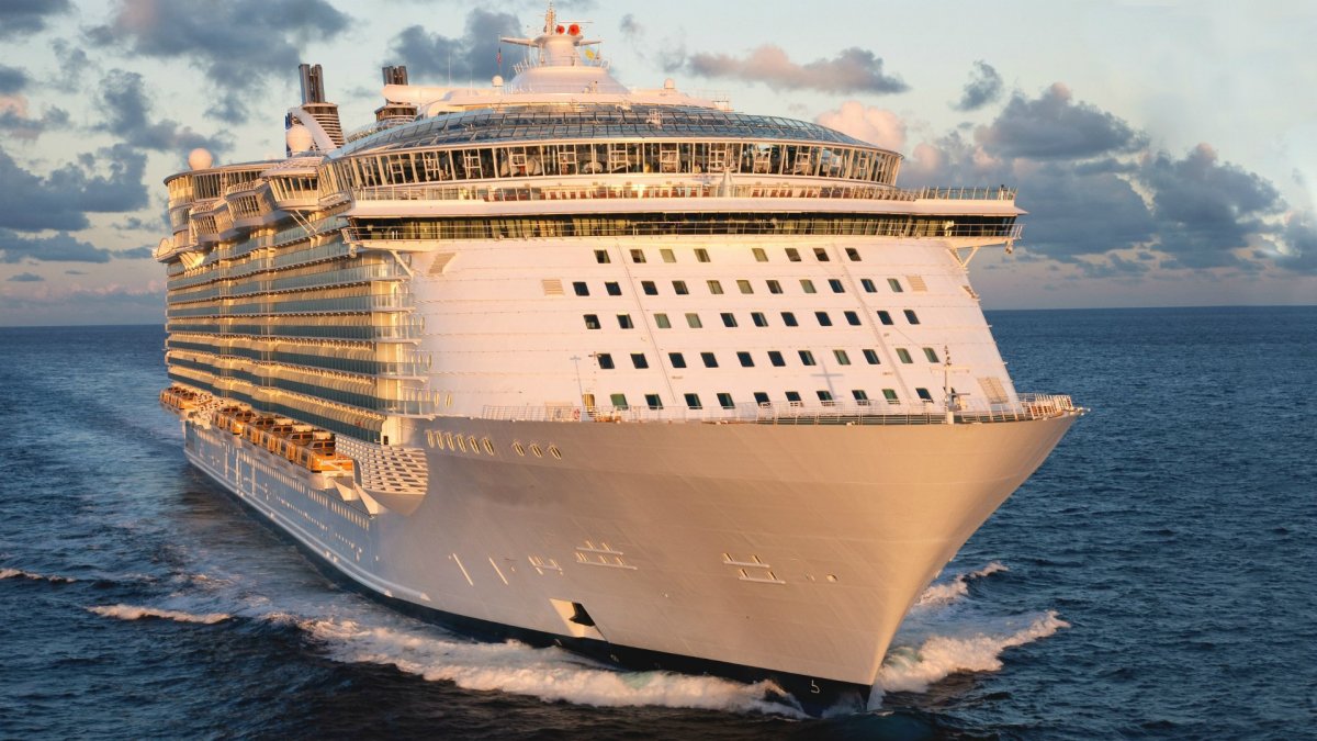 Allure of the Seas лайнер