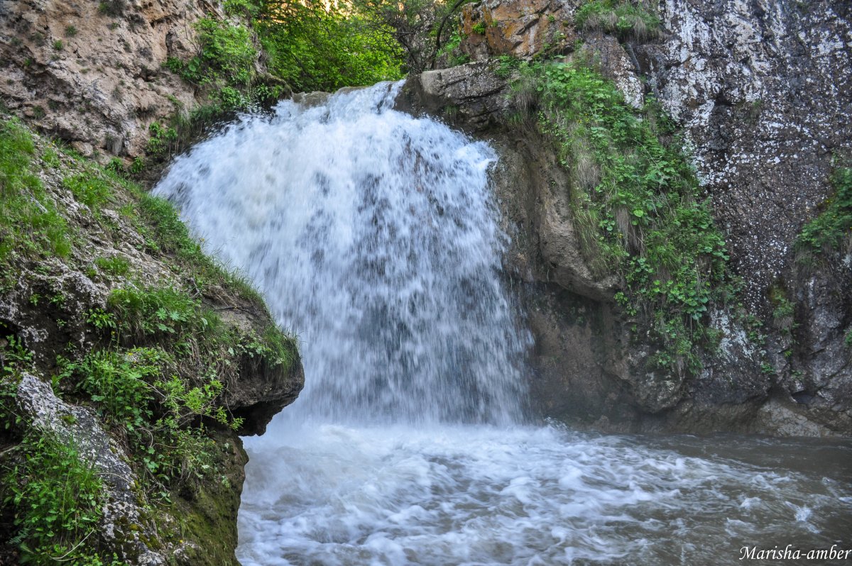 Водопад Аксаут