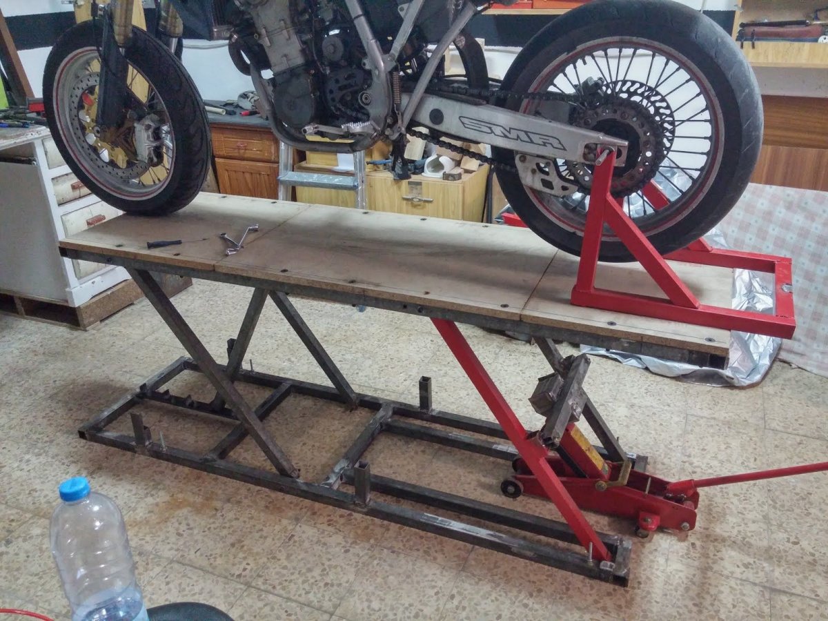 Подставка для ремонта мотоцикла