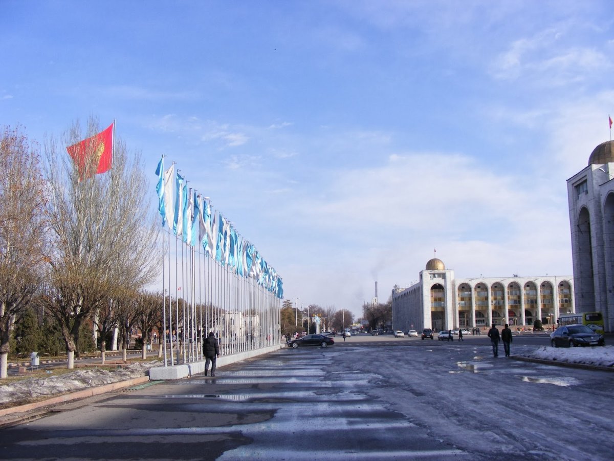 Бишкек памятник Победы