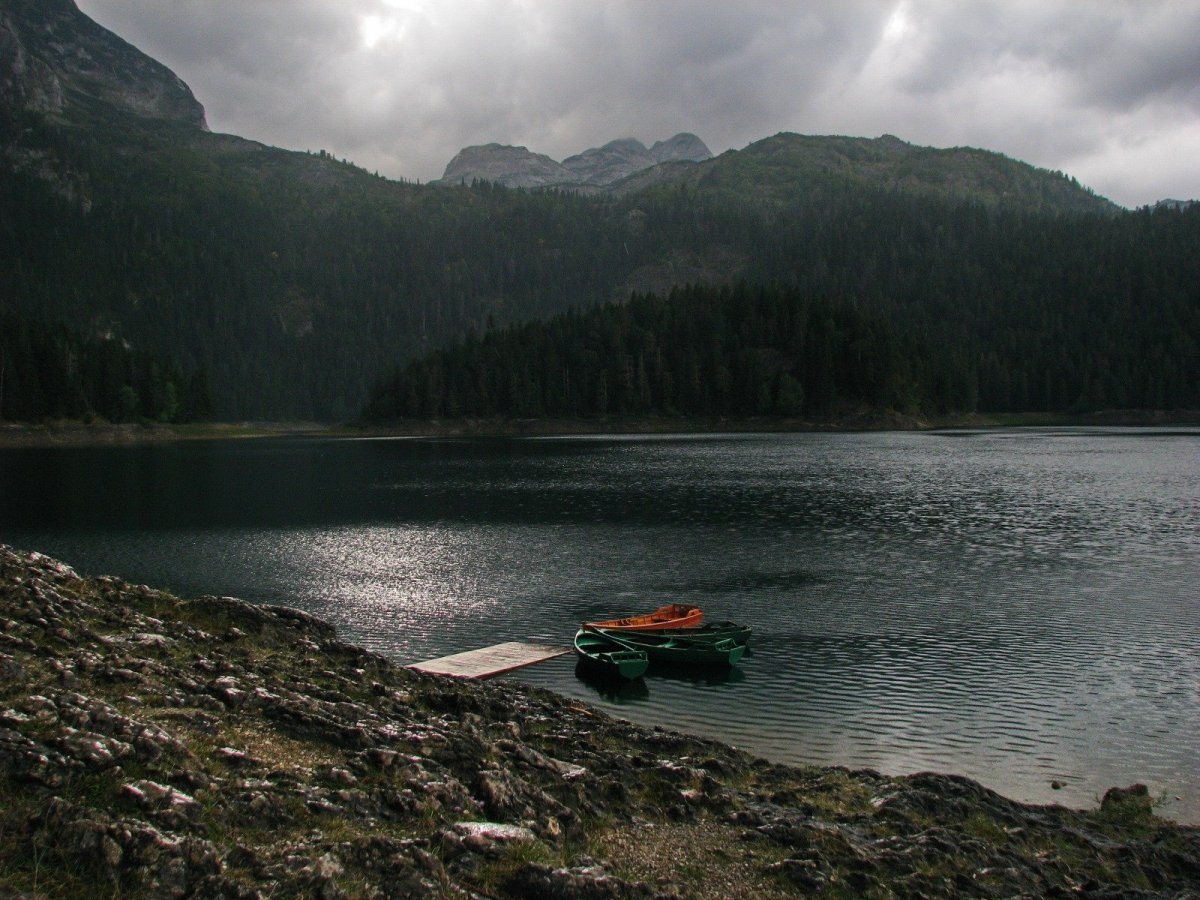 Черное озеро Черногория фото