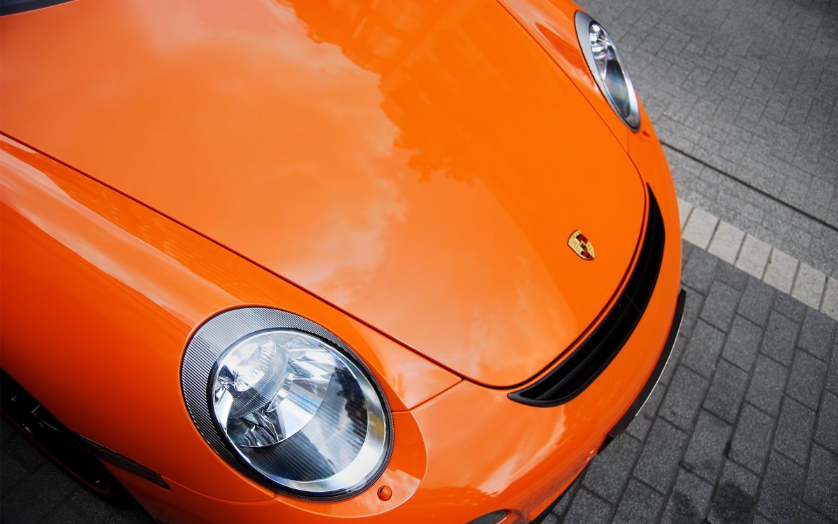 Porsche 911 оранжевый
