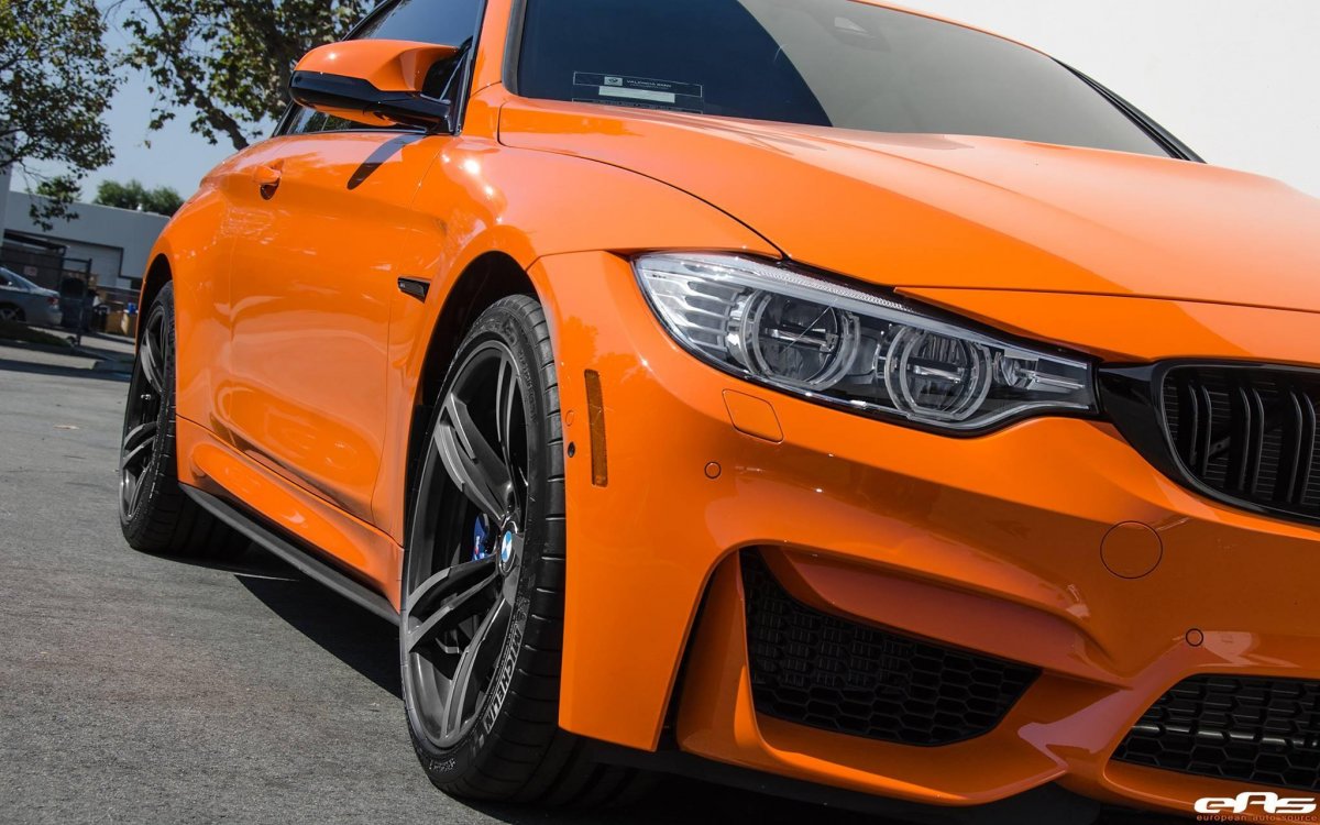 BMW m4 оранжевая
