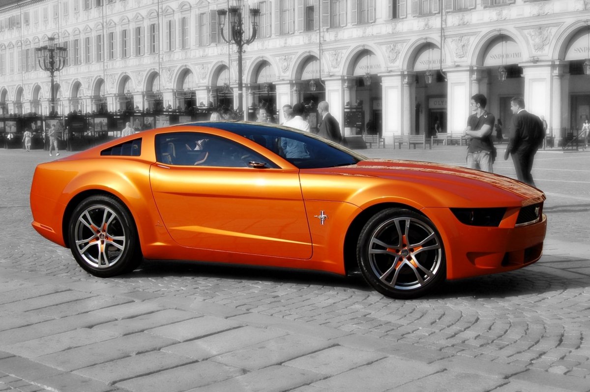 Форд Мустанг оранжевый
