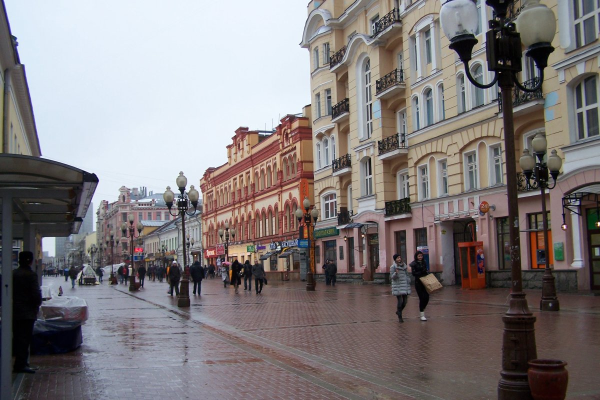 Пешеходная улица в Москве Арбат