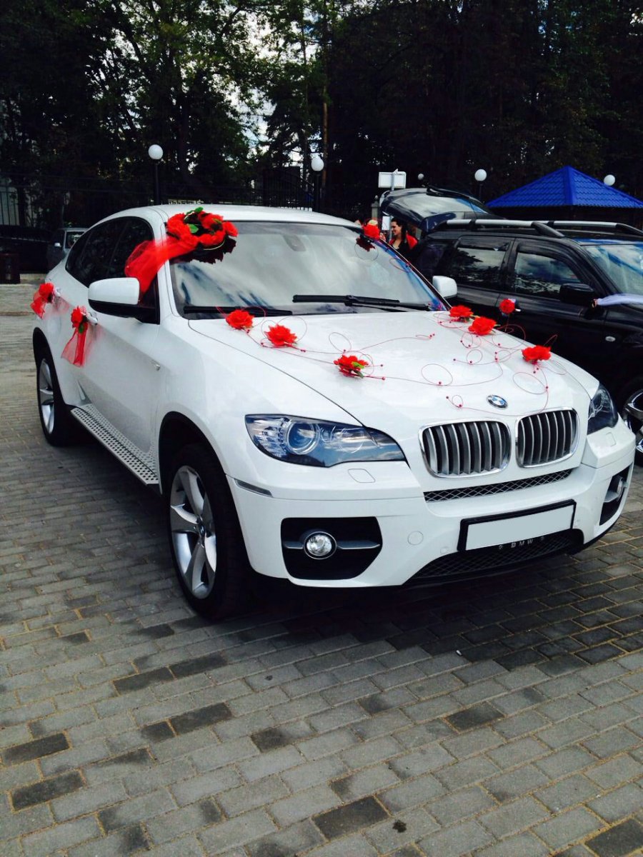 Свадебная BMW x6 белая