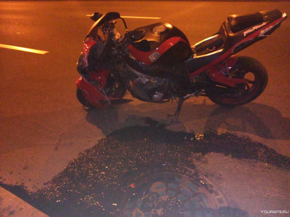 Авария мотоциклиста на набережной
