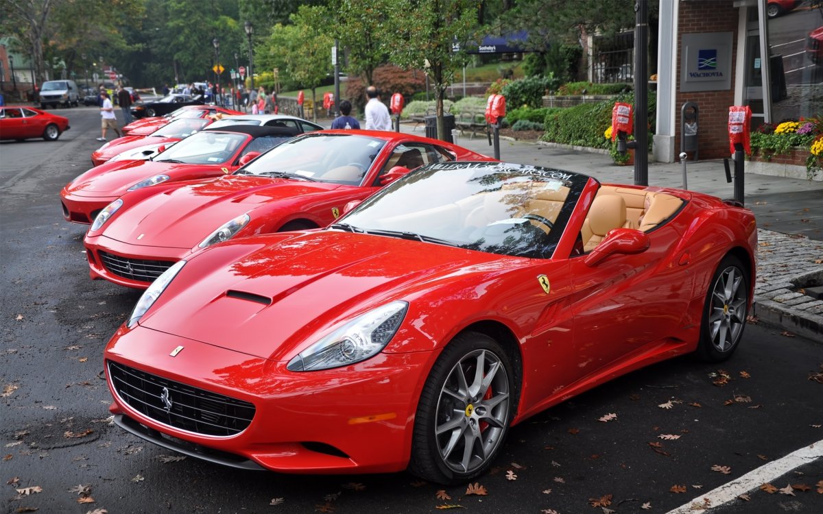 Феррари 458 Italia розовая