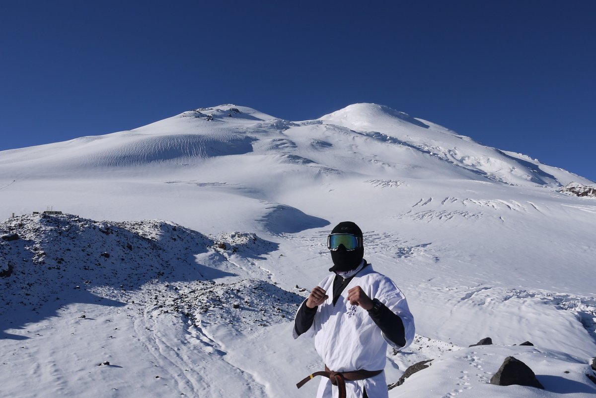 Список снаряжения для восхождения на Эльбрус зимой спальник