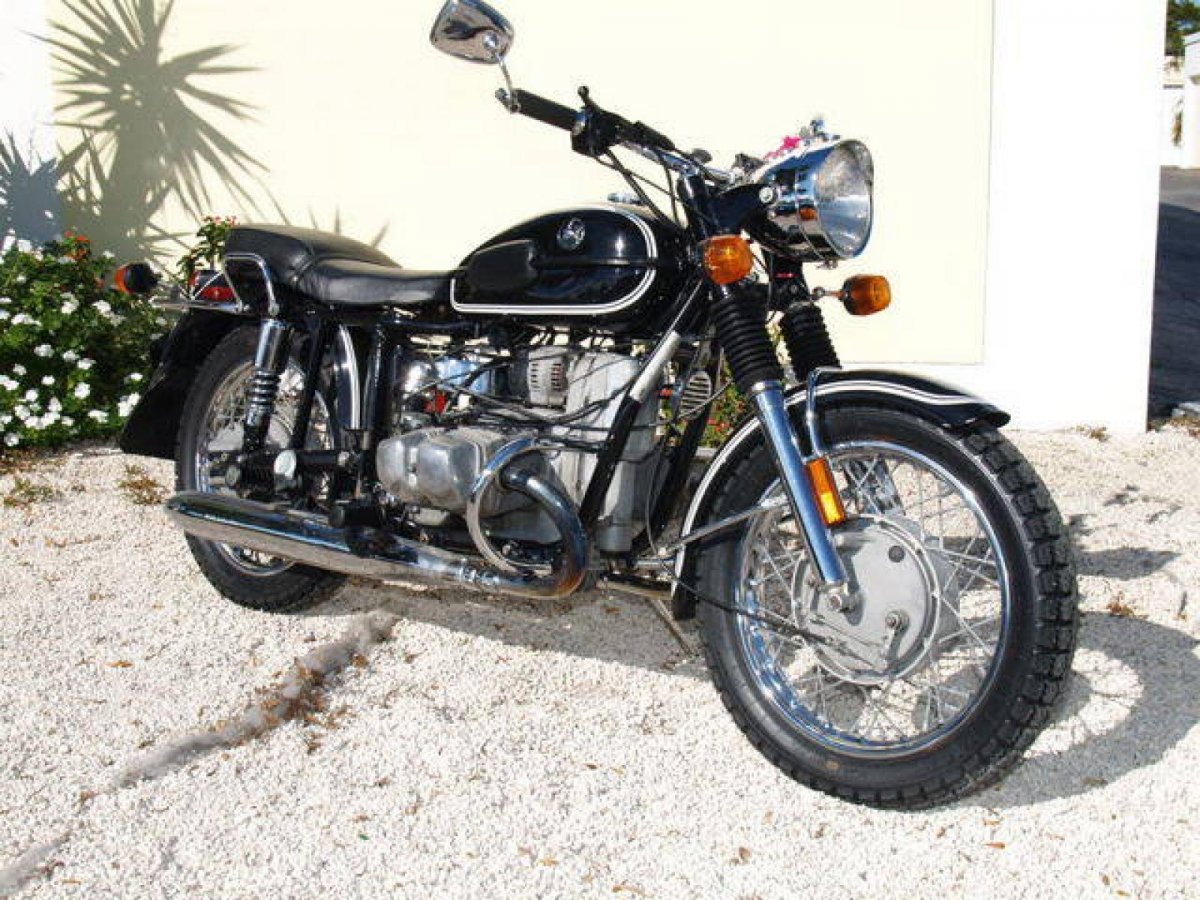 Мотоцикл Урал 2000 года