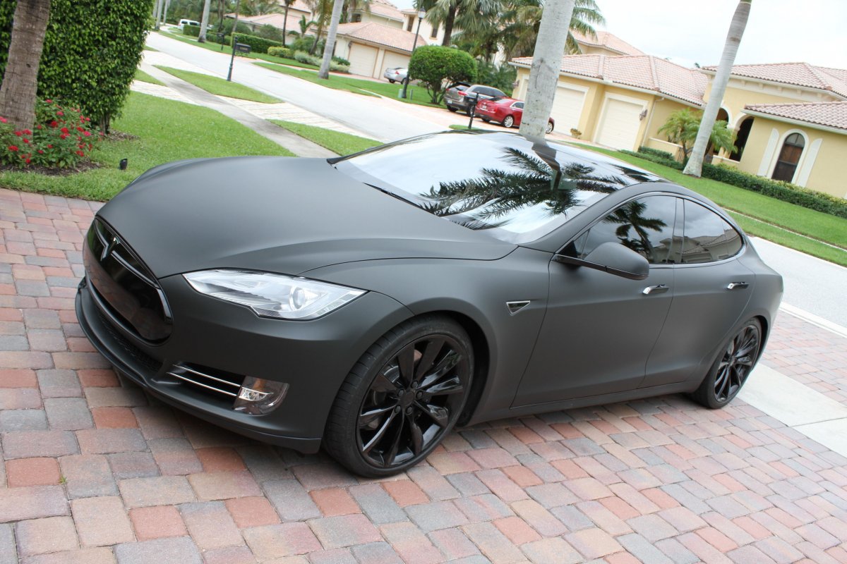 Tesla model x черная матовая