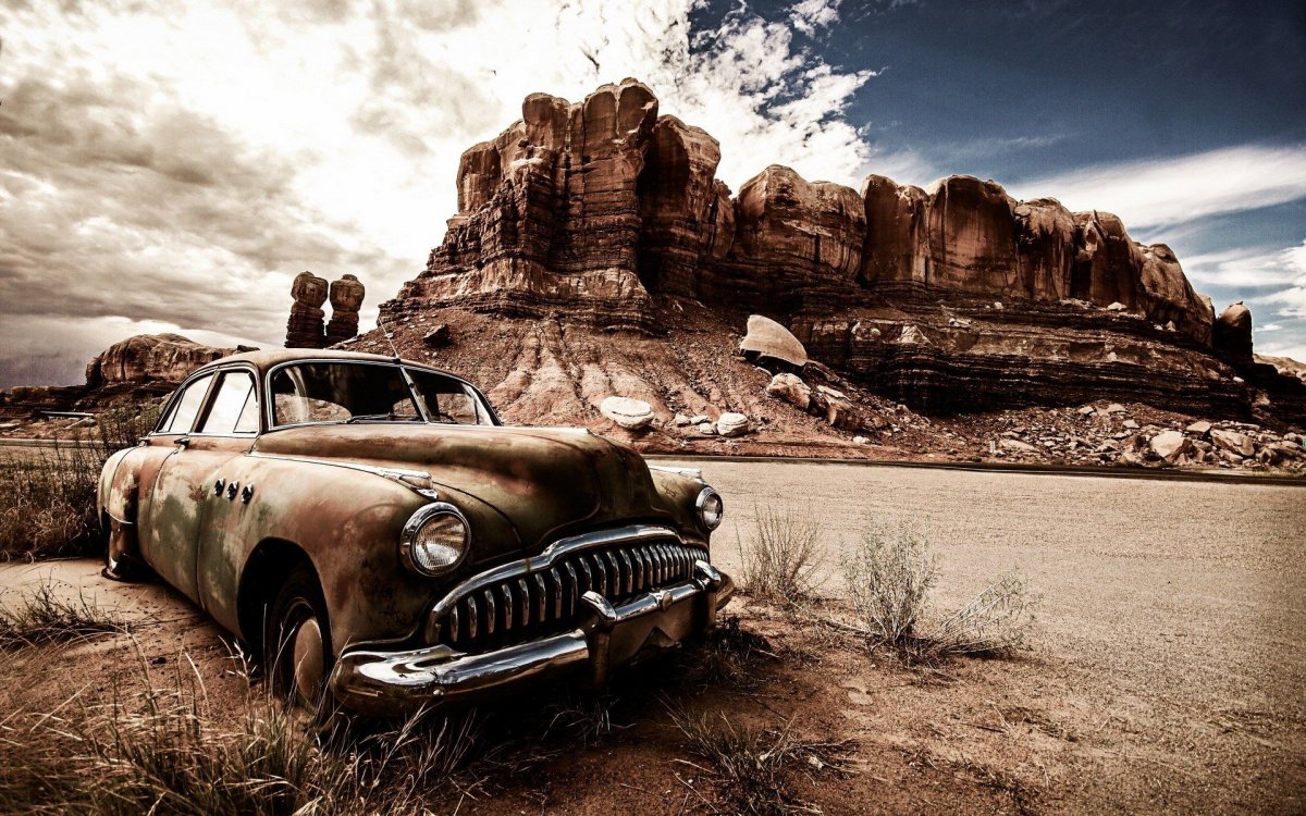 Заброшенные машины в пустыне