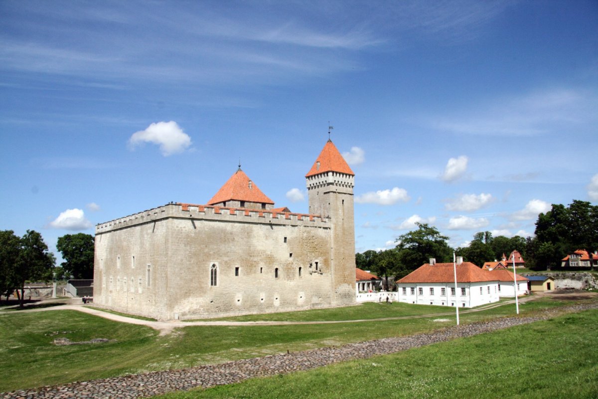 Замок Аренсбург