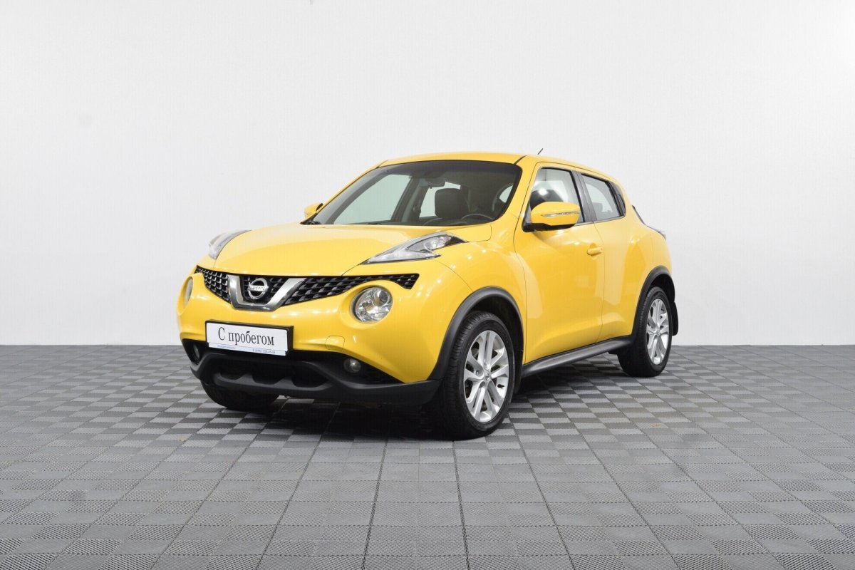 Nissan Juke 2010 желтый