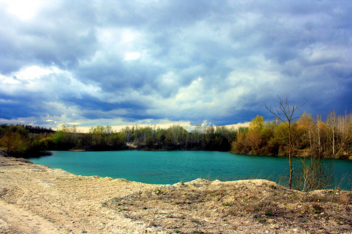 Голубое озеро Грузия