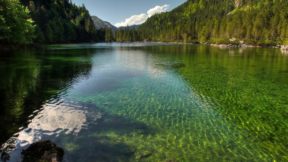 Самая прозрачная река в мире Верзаска в Швейцарии