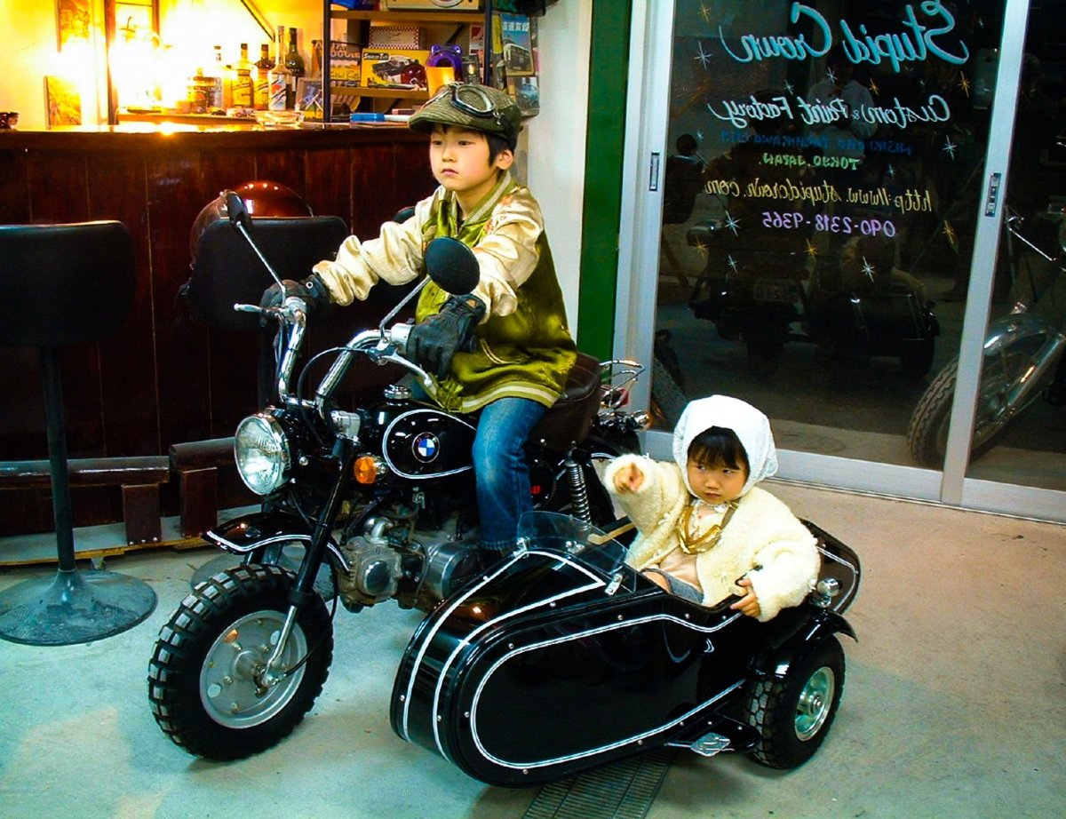 Детский мотоцикл с коляской