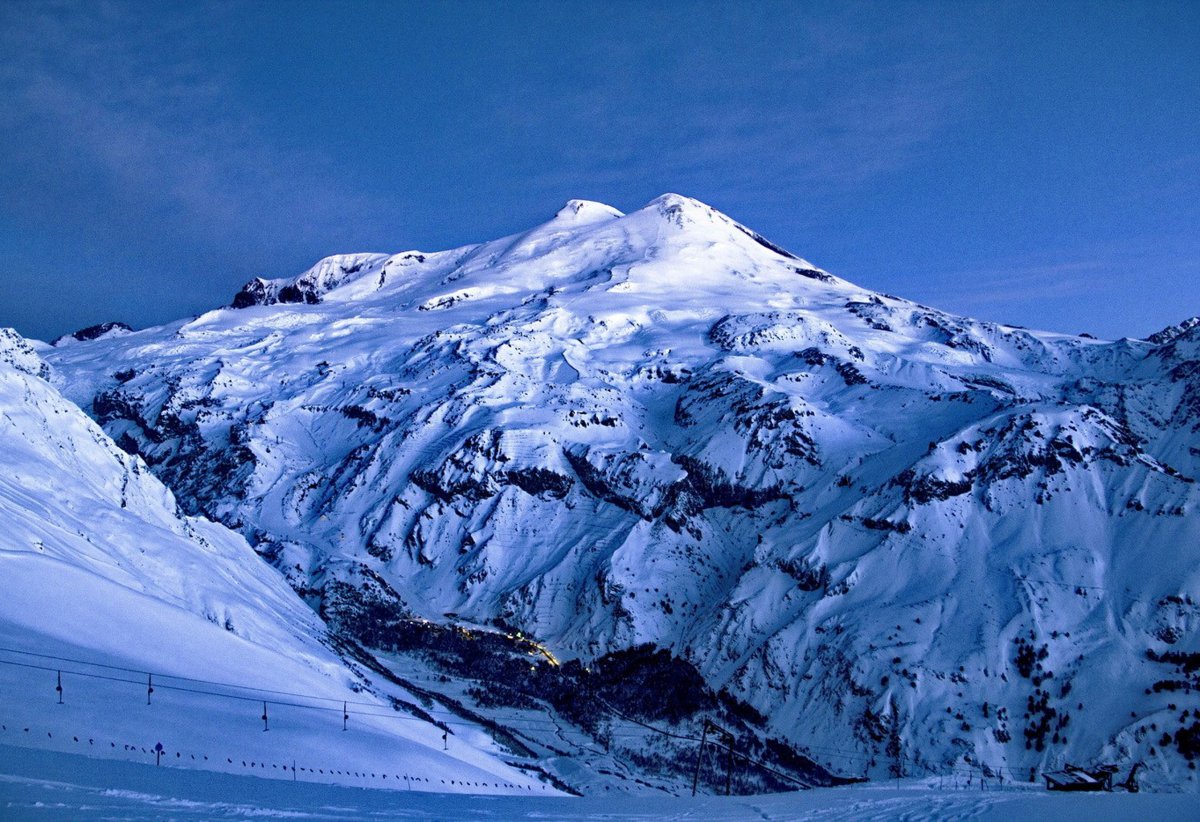Гора Эльбрус зимой