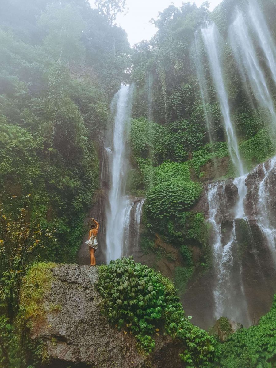 Секумпул водопад Бали