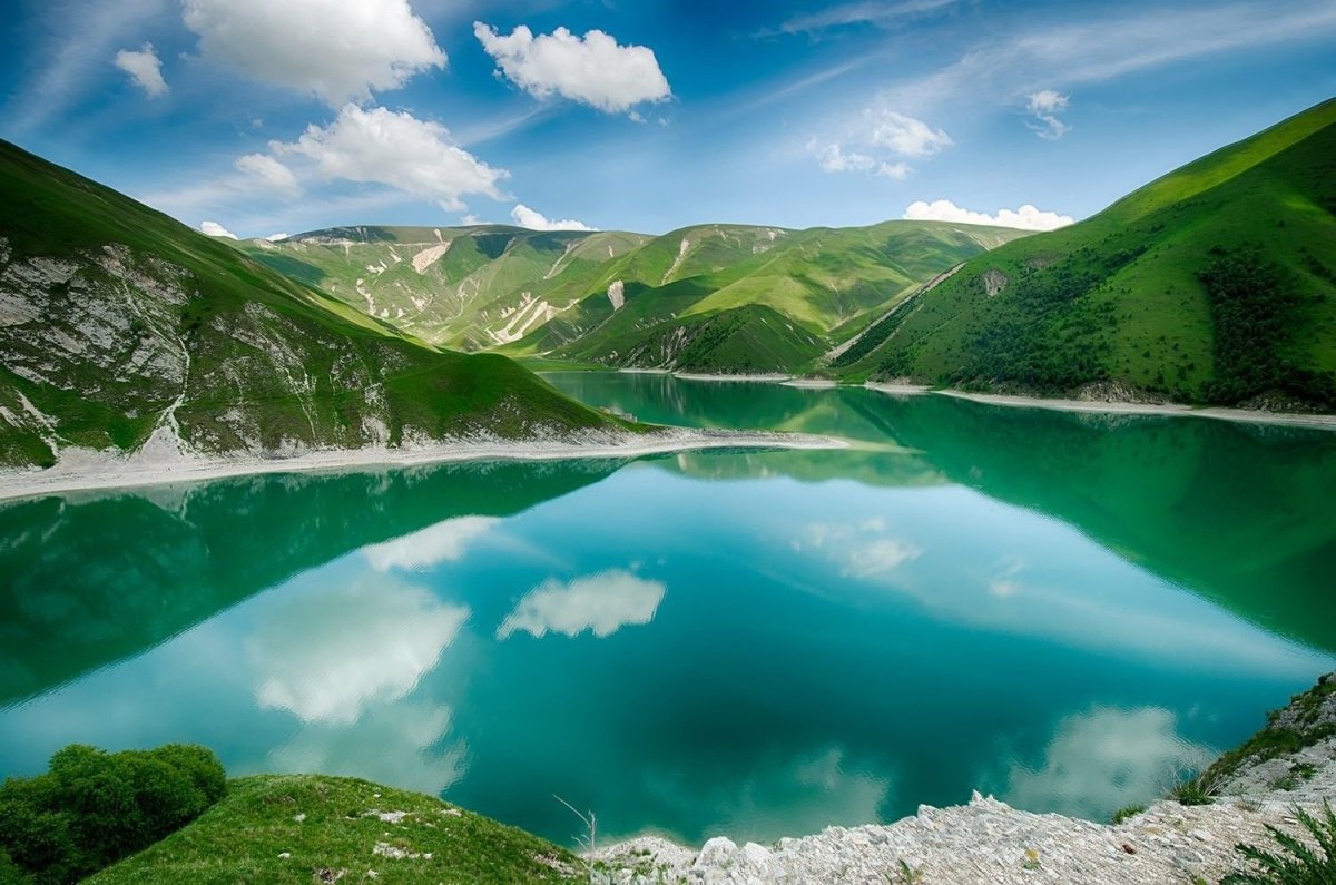 Дно голубого озера Кабардино-Балкарии