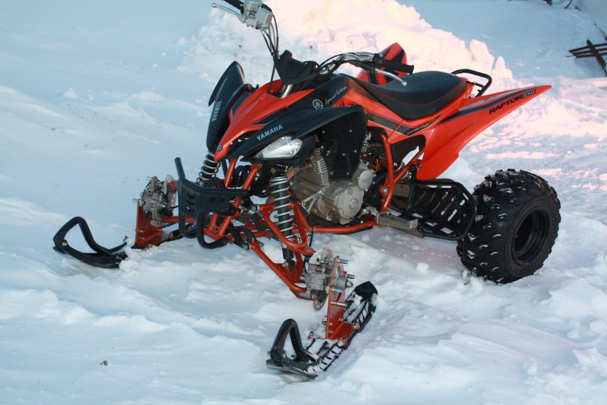 Yamaha Raptor 250 cc снегоход
