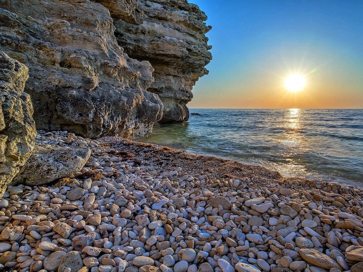 Берег черного моря Крым