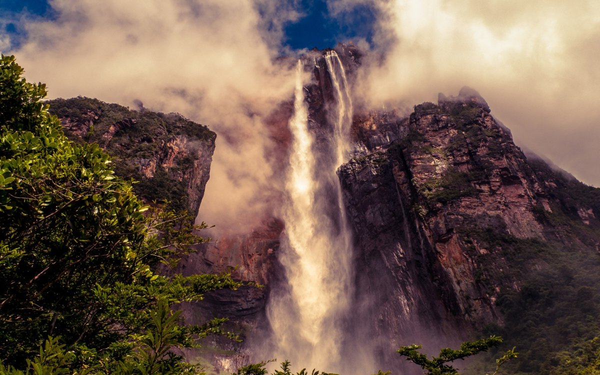 Тальниковый водопад Путоранский заповедник
