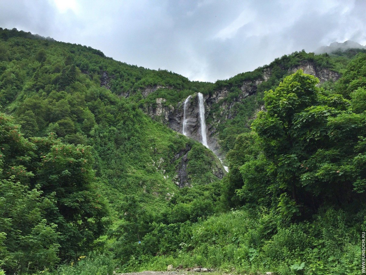 Красная Поляна водопады Менделиха