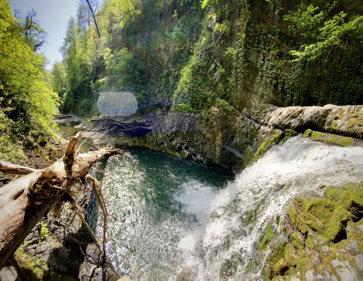 Водопад Бзогу Сочи