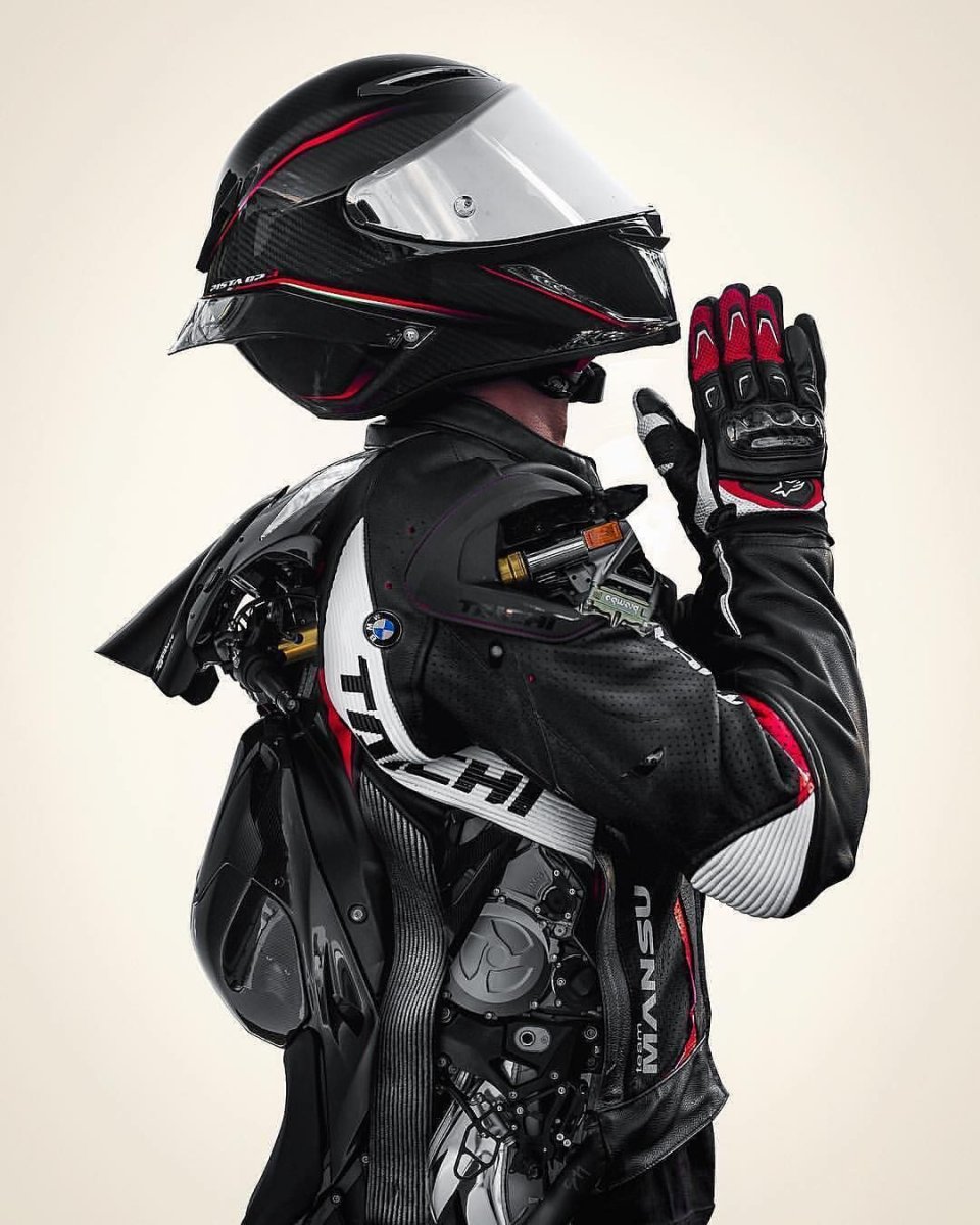 AGV s1000rr шлем