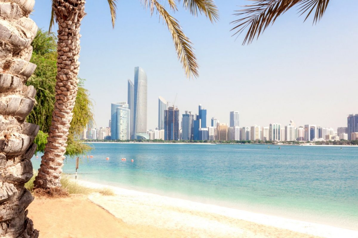 Дубай Абу Даби море
