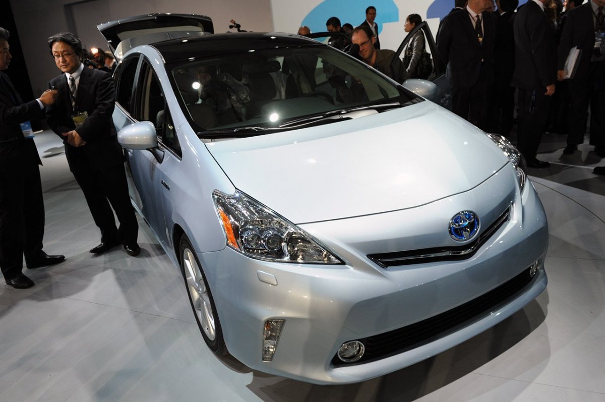 Toyota Yaris Hybrid 2012 хэтчбек