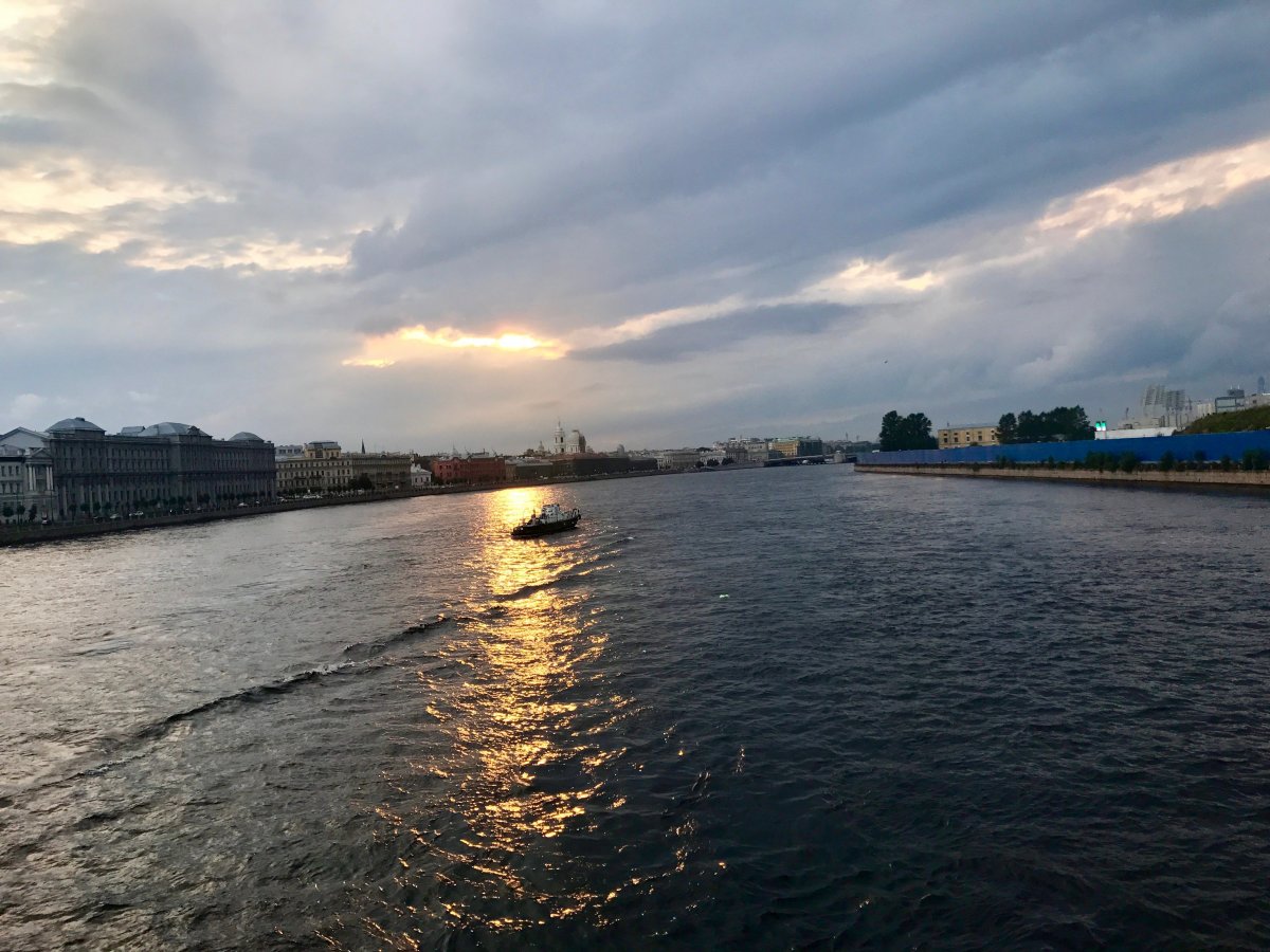 Берег реки Невы Петербург
