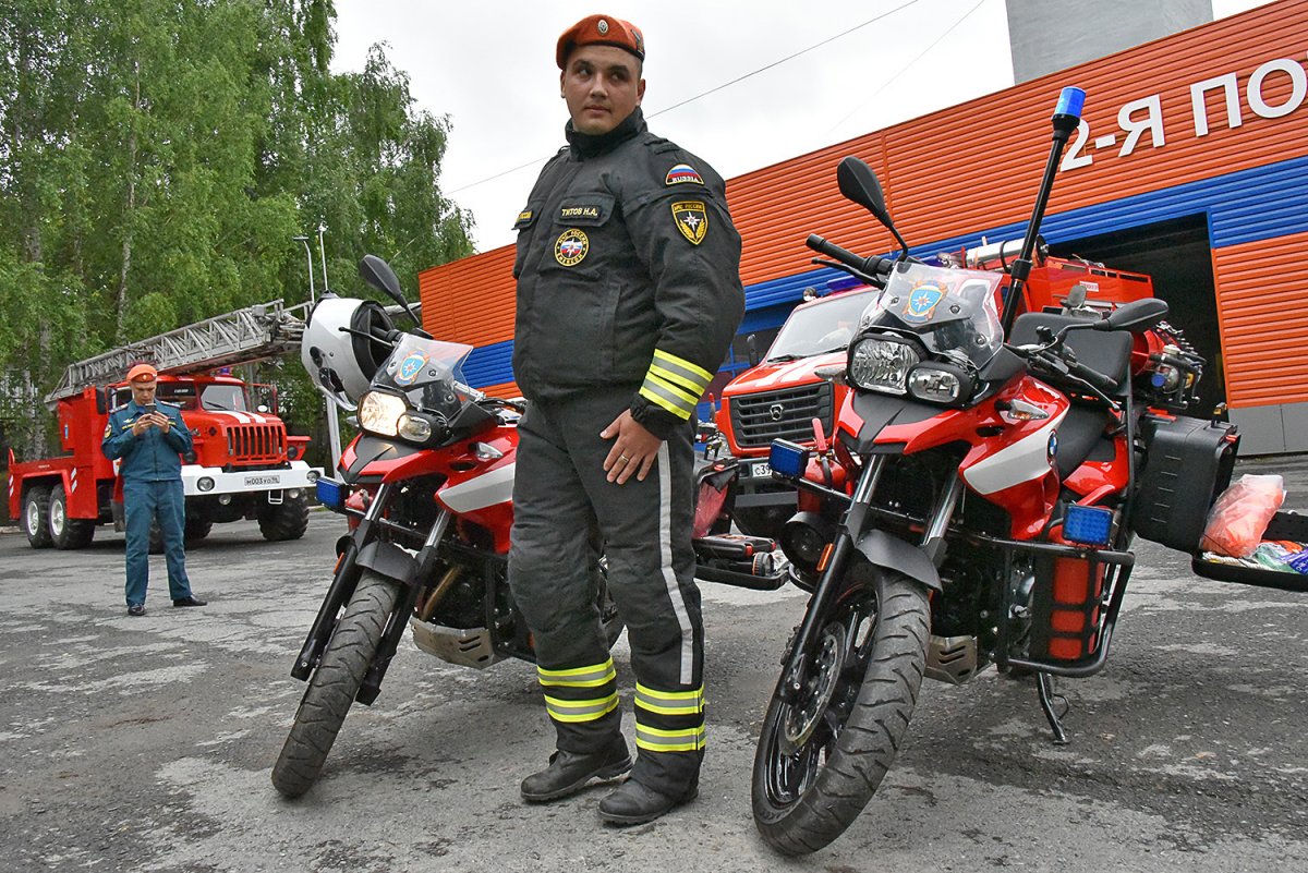 Спасатели мотоциклисты