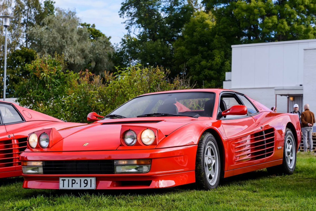 Ferrari f50 с выдвижными фарами