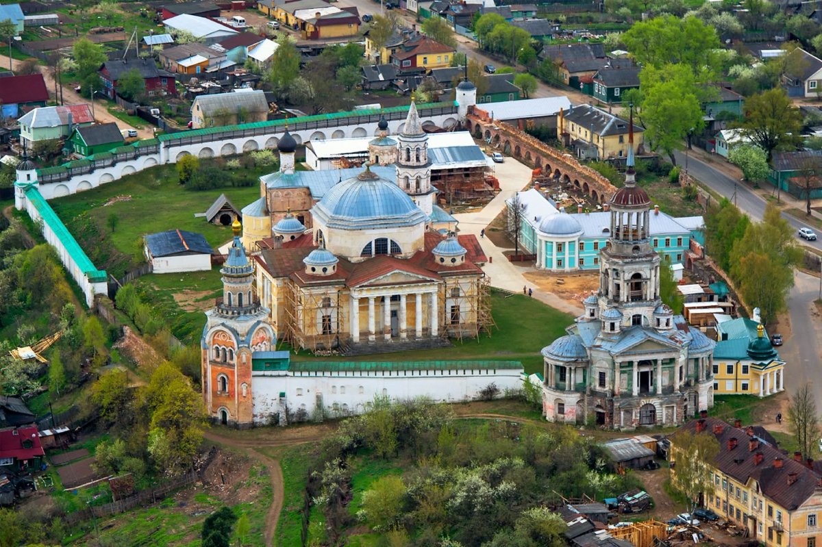 Борисоглебский монастырь Торжок осень