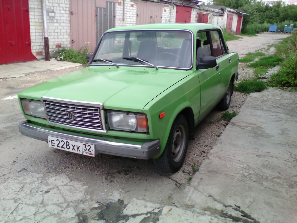 ВАЗ 2107 В зеленом хроме